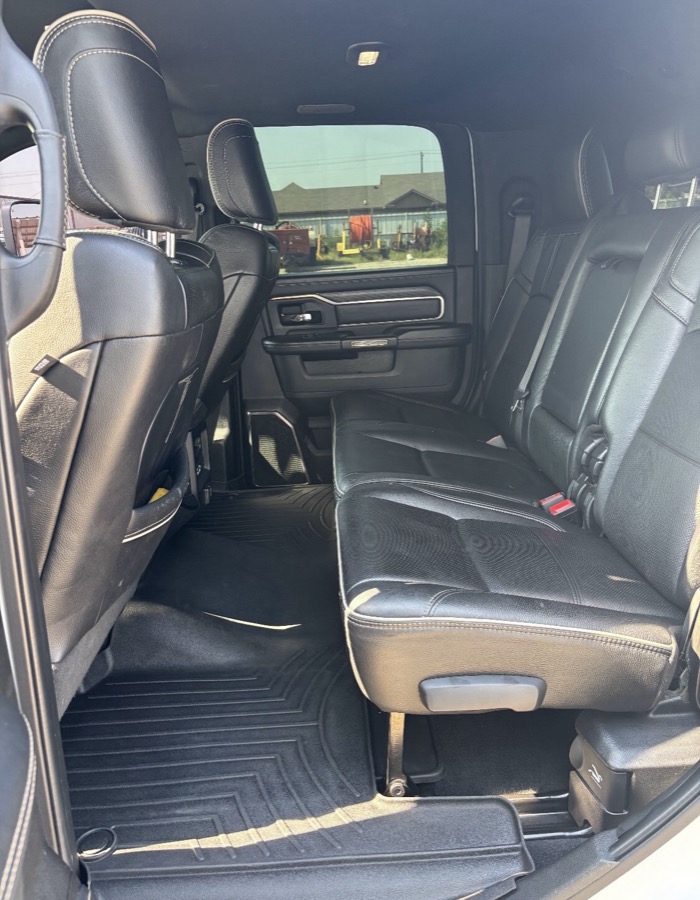 Clean carpets and rear seat area